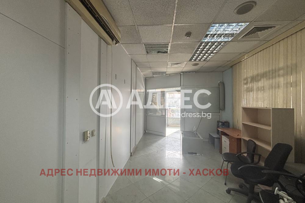 Дава под наем МАГАЗИН, гр. Хасково, Център, снимка 2 - Магазини - 53627941