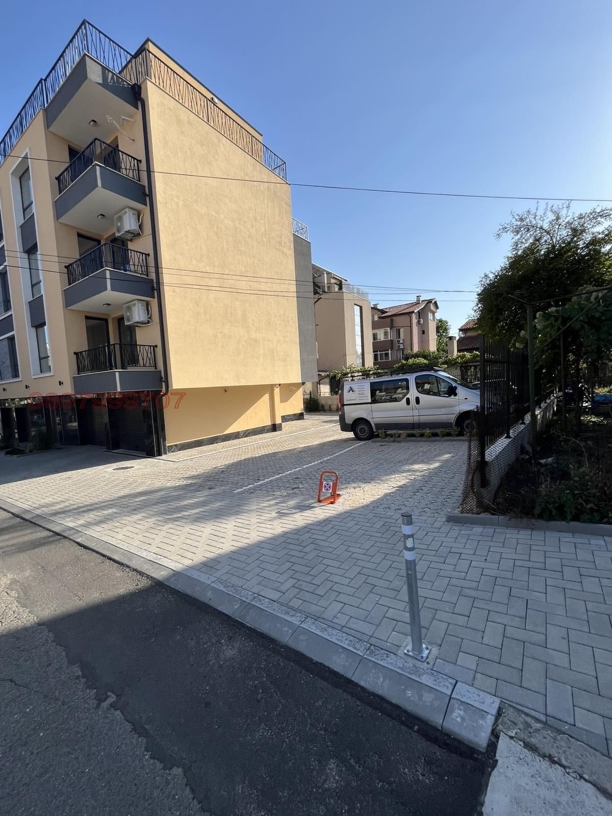 Дава под наем ГАРАЖ, ПАРКОМЯСТО, гр. Бургас, Сарафово