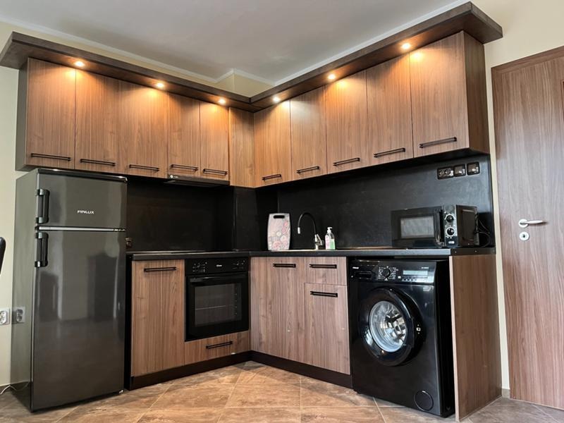 Дава под нем  2-стаен, град София, Център •  699 EUR • ID 32538863 — holmes.bg - [1] 