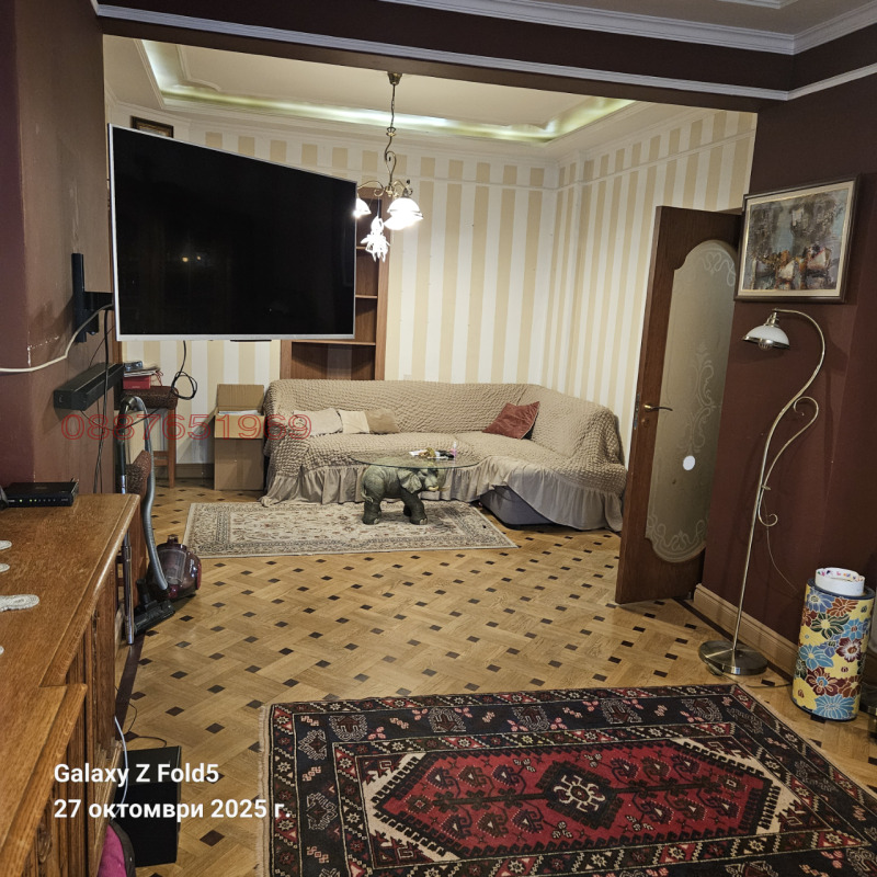 Дава под наем 3-СТАЕН, гр. София, Център