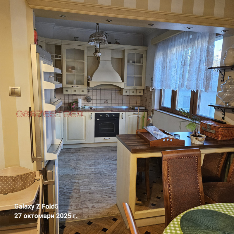 Дава под наем 3-СТАЕН, гр. София, Център, снимка 2 - Апартаменти - 52686318