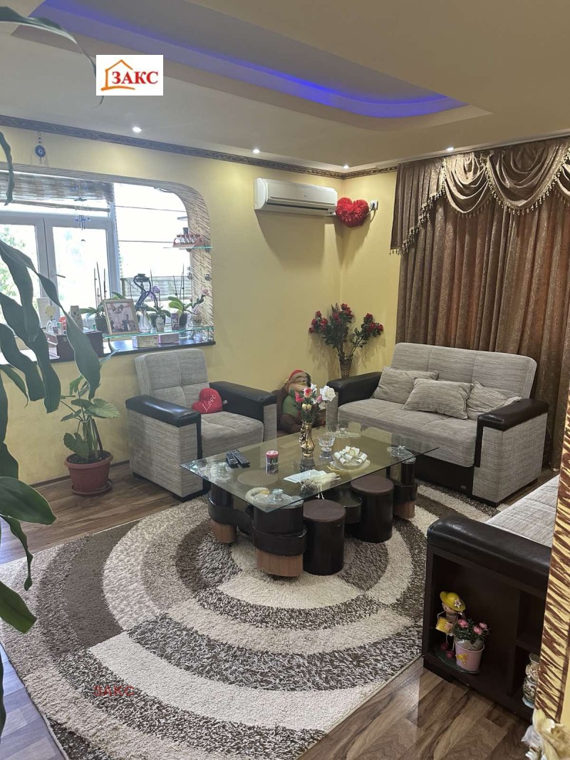 Дава под Наем 3-СТАЕН в град Кърджали, Възрожденци - 98 кв.м / 300 € » 586.75 лв., ЗАКС