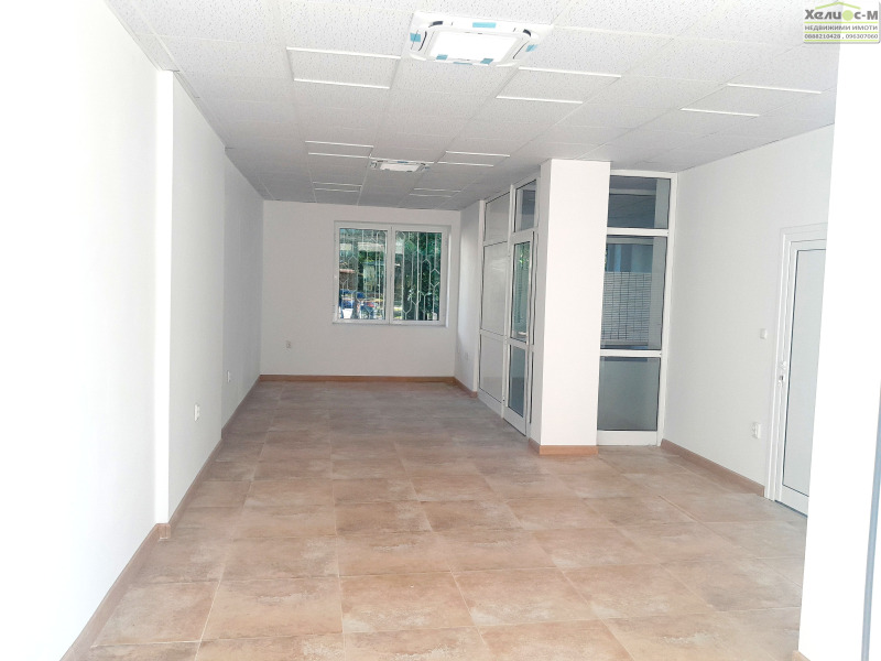 Дава под Наем МАГАЗИН в град Монтана, Идеален център - 79 кв.м / 1 820 € » 3 559.61 лв., ХЕЛИОС-М