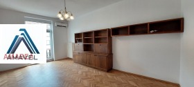 Toimisto Tsentar, Sofia