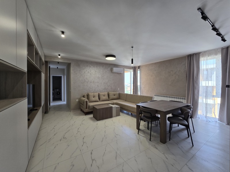 В оренду  2 спальні Плевен , Широк център , 100 кв.м | 57994736