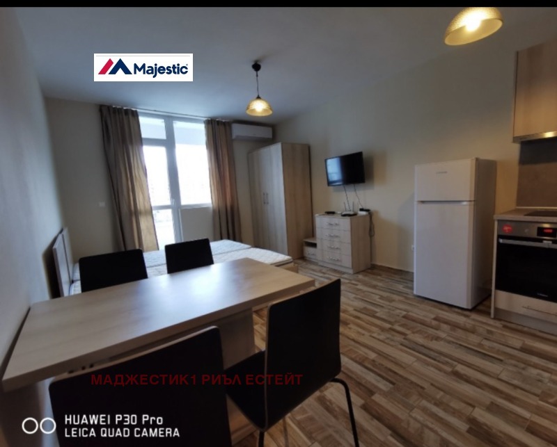Kiadó  Stúdió Sofia , Studentski grad , 50 négyzetméter | 90884188