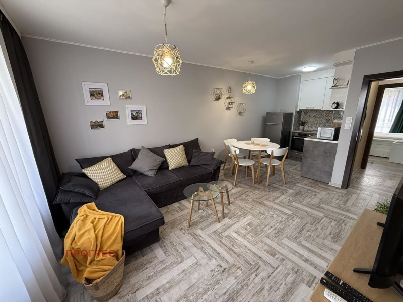 For Rent  1 bedroom Plovdiv , Tsentar , 65 sq.m | 63632391