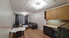 1 chambre Hristo Smirnenski, Plovdiv 1