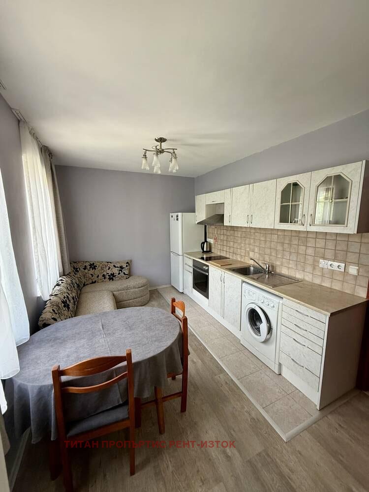 En renta  1 dormitorio Burgas , Lazur , 60 metros cuadrados | 88201731