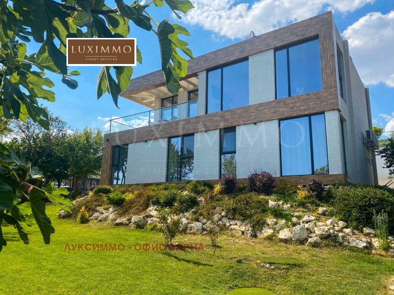 En renta  Casa Varna , m-t Dolna Traka , 240 metros cuadrados | 64042695