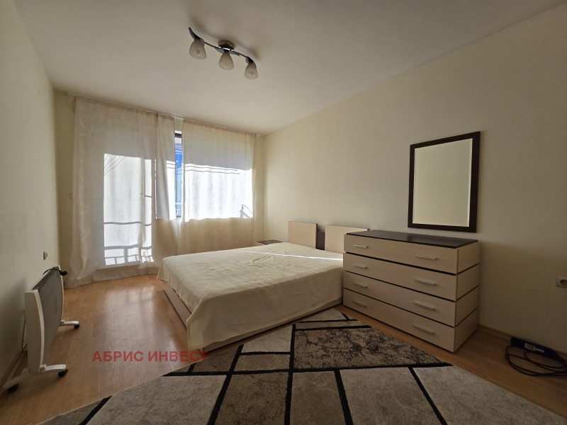 Zu vermieten  1 Schlafzimmer Sofia , Poligona , 80 qm | 40396062
