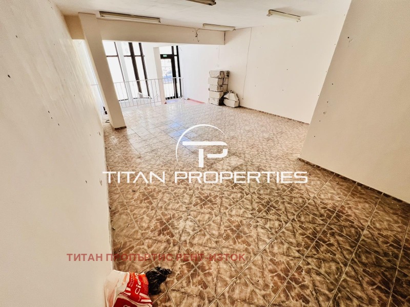 Дава под наем МАГАЗИН, гр. Бургас, Център, снимка 3 - Магазини - 53228609