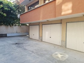 Garage Centralna postja, Varna