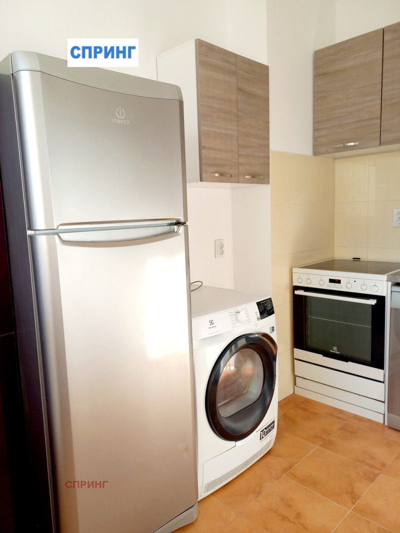 Дава под наем 4-СТАЕН, гр. София, Хладилника, снимка 9 - Апартаменти - 51987239