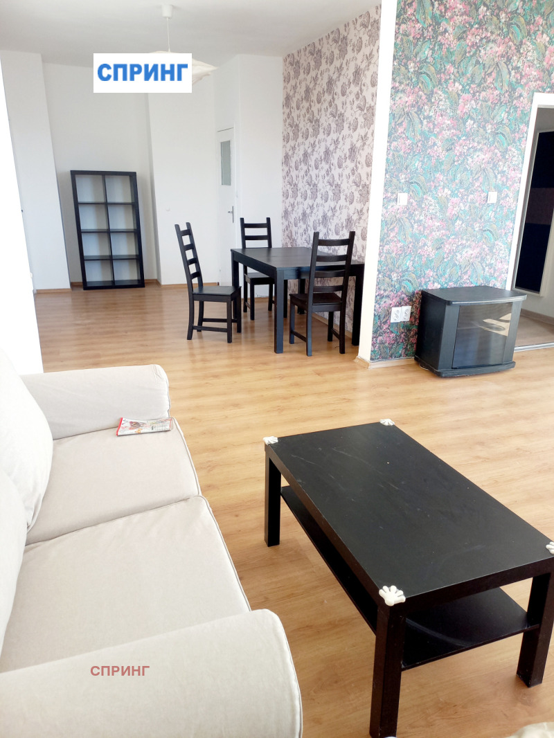 Дава под наем 4-СТАЕН, гр. София, Хладилника