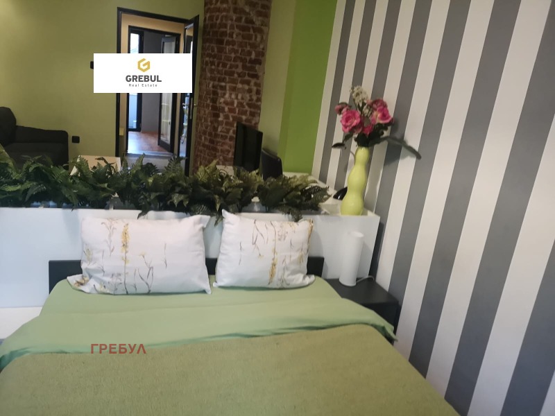 Дава под нем  2-стаен, град София, Център •  650 € • ID 13795654 — holmes.bg - [1] 