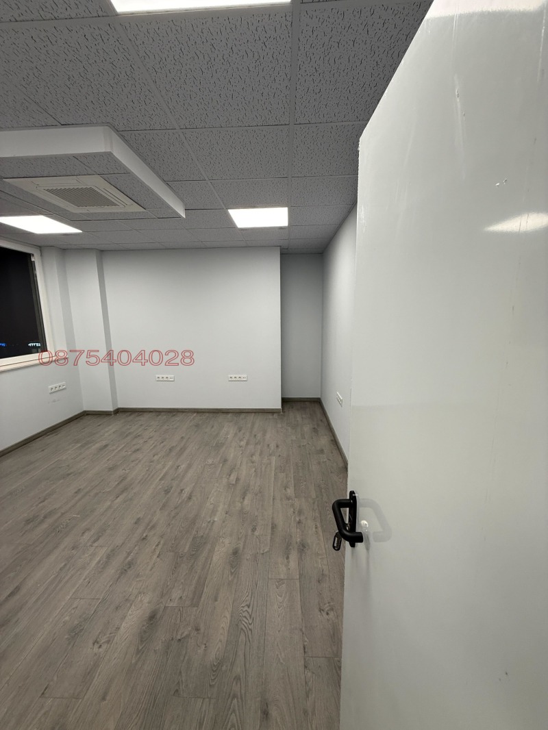 Дава под наем ОФИС, гр. Монтана, Идеален център, снимка 2 - Офиси - 53026282