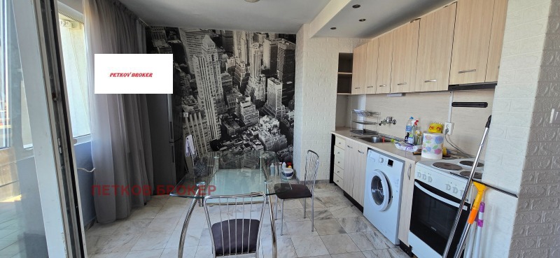 En renta  2 dormitorios Sofia , Tsentar , 100 metros cuadrados | 41099946 - imagen [2]