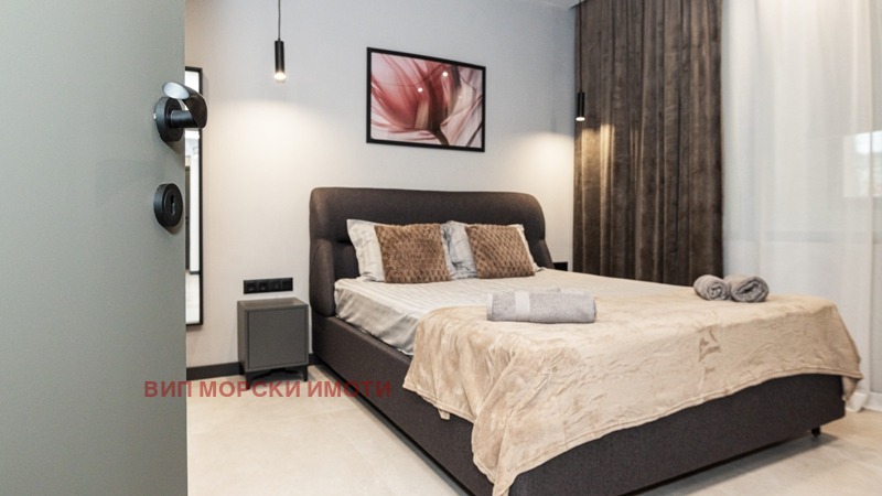 Дава под наем 3-СТАЕН, гр. Бургас, Център, снимка 2 - Апартаменти - 53376850