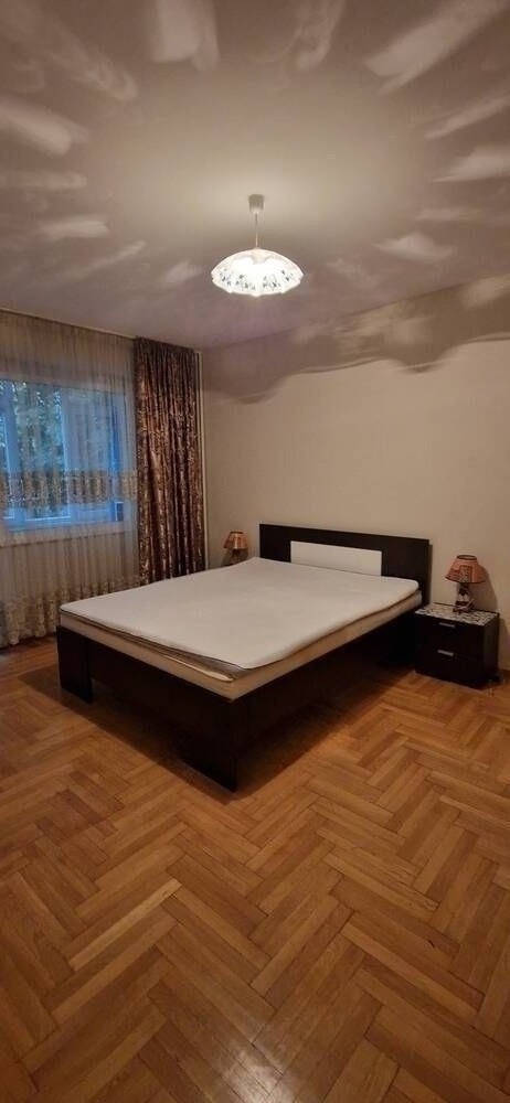 Дава под наем 2-СТАЕН, гр. София, Света Троица
