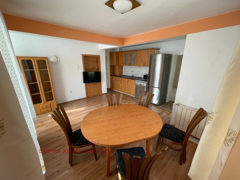 Para alugar  Mais de 3 quartos Varna , Liatno kino Trakiia , 110 m² | 44271869 - imagem [2]