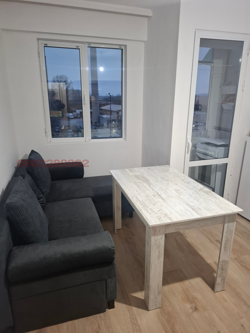 Дава под наем 2-СТАЕН, гр. Пазарджик, Устрем