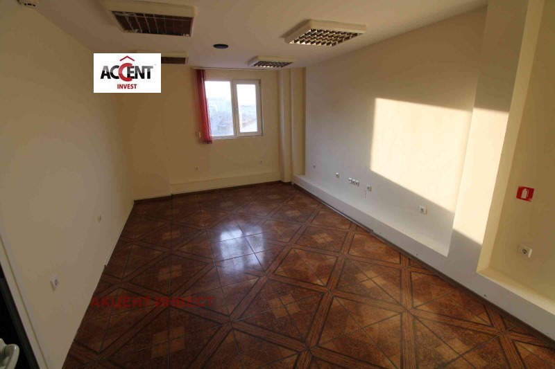 Под наем ОФИС, град Варна, ЖП Гара • 310 € / 606.31 лв. • 71586216 1