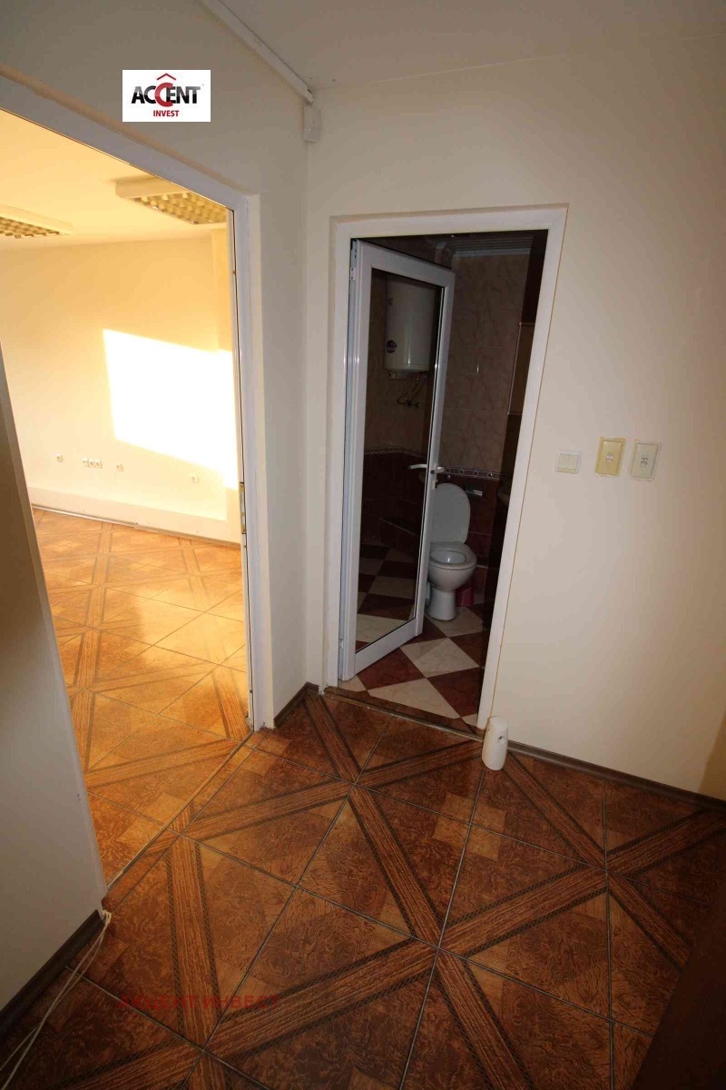 Дава под наем ОФИС, гр. Варна, ЖП Гара, снимка 4 - Офиси - 52523455