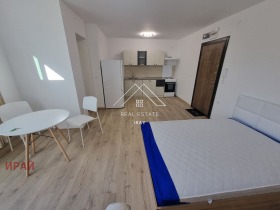 Studio Tri tšutšura - sever, Stara Zagora 1