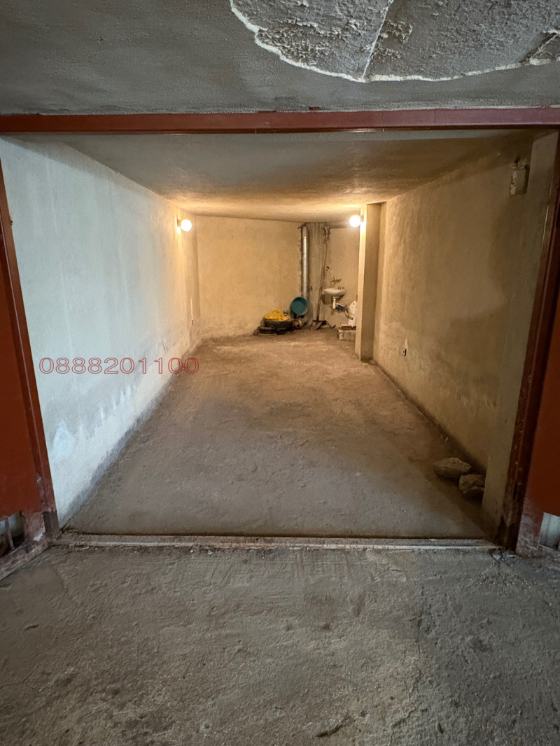 Дава под наем ГАРАЖ, ПАРКОМЯСТО, гр. Варна, Гръцка махала, снимка 6 - Гаражи и паркоместа - 52781249