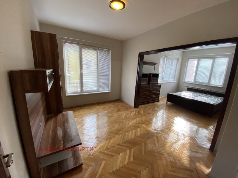 Дава под наем 3-СТАЕН, гр. София, Оборище