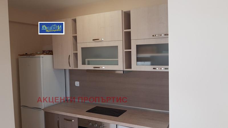 Издаје се  1 спаваћа соба Велико Тарново , Центар , 50 м2 | 62861796