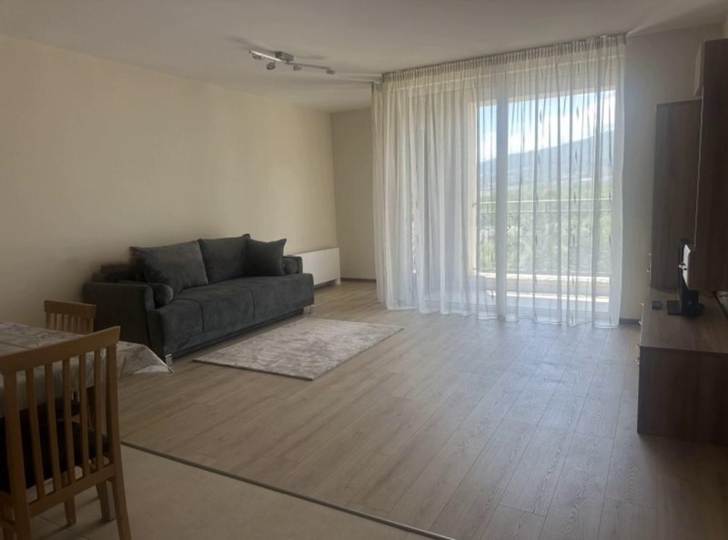 Дава под нем  2-стаен, град София, Хладилника •  760 EUR • ID 18125863 — holmes.bg - [1] 