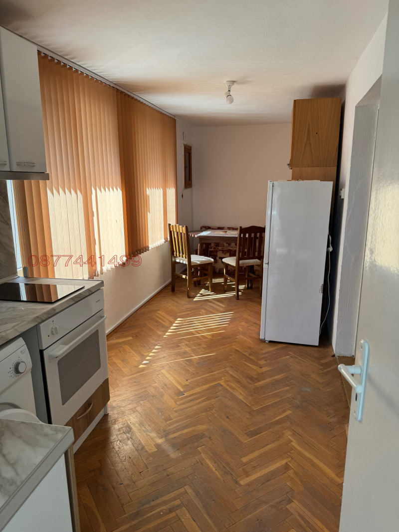 Дава под наем КЪЩА, гр. Варна, Свети Никола, снимка 2 - Къщи - 52779725