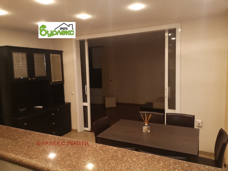 Дава под наем 3-СТАЕН, гр. Варна, Център, снимка 3 - Апартаменти - 53166233