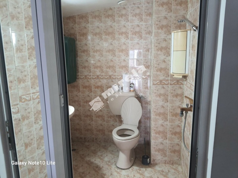 Дава под наем ЕТАЖ ОТ КЪЩА, гр. Ямбол, Промишлена зона, снимка 8 - Етаж от къща - 53348325