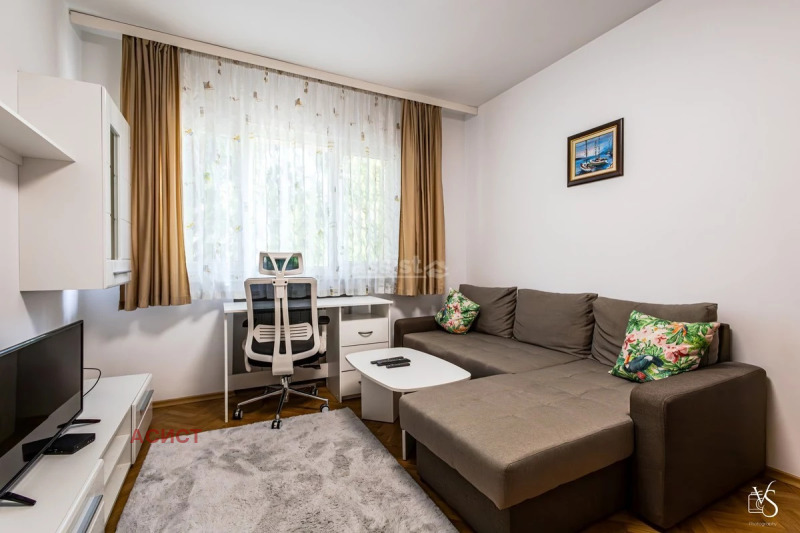 Vuokrattavana  Studio Sofia , Geo Milev , 58 neliömetriä | 98652919