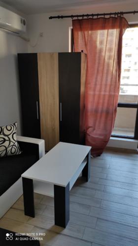 Studio Wastaniczeski, Plowdiw 8