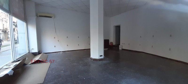 Дава под наем МАГАЗИН, гр. Пловдив, Център, снимка 3 - Магазини - 53103832