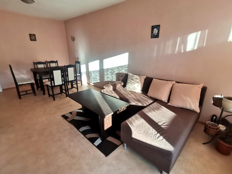 A louer  1 chambre Bourgas , Slaveikov , 65 m² | 99816688