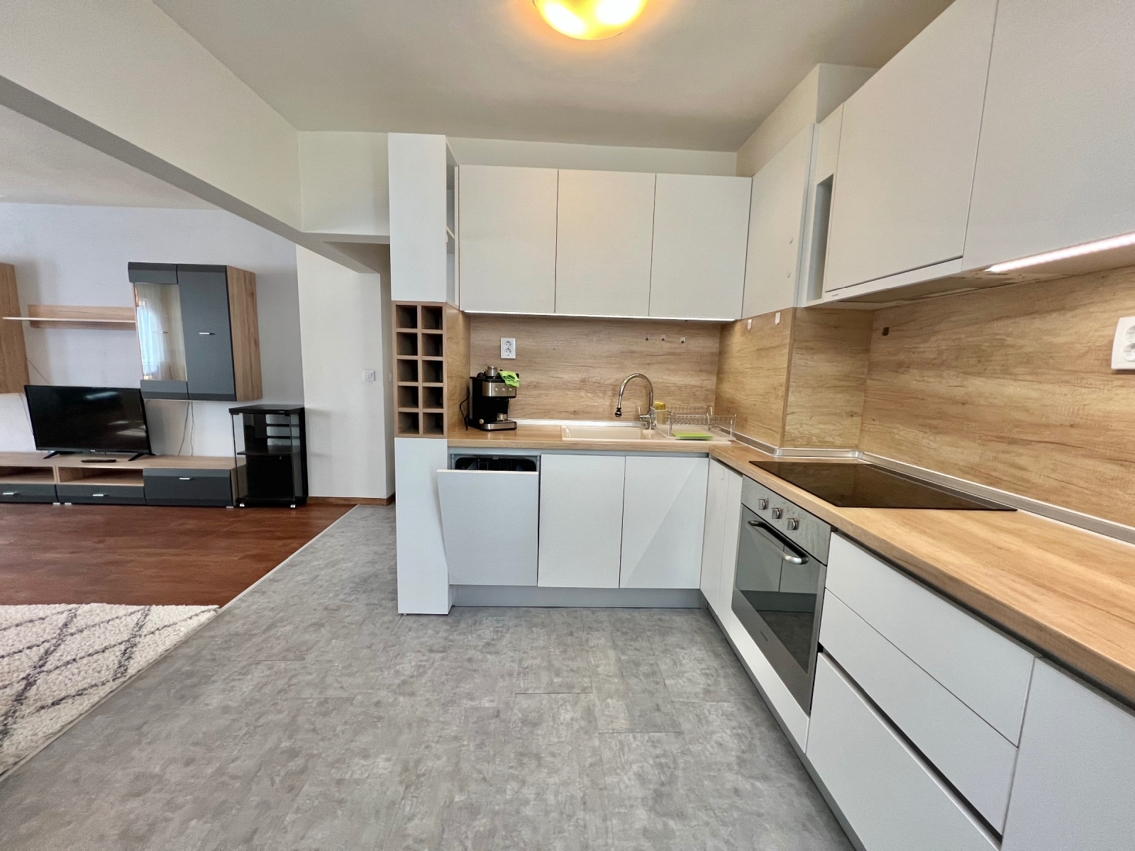 Дава под наем 2-СТАЕН, гр. Варна, Център, снимка 5 - Апартаменти - 53826588