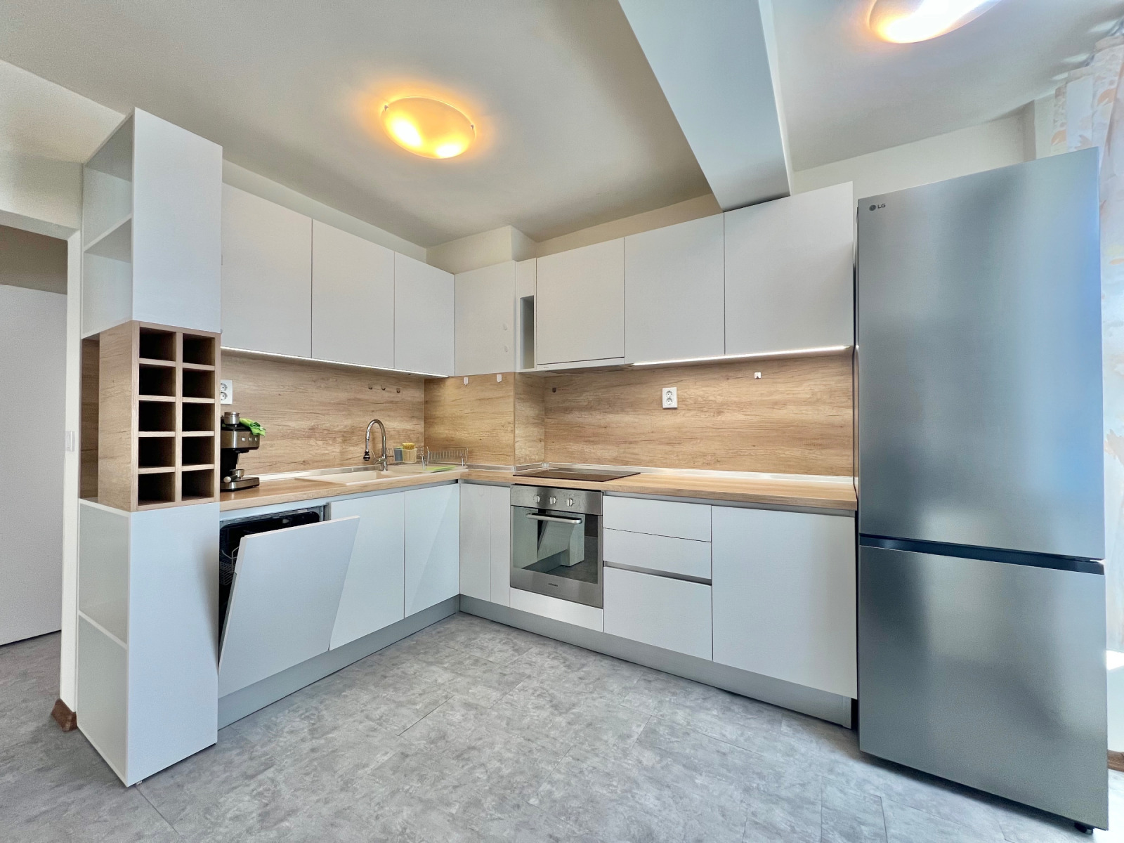 Дава под наем 2-СТАЕН, гр. Варна, Център, снимка 4 - Апартаменти - 53826588