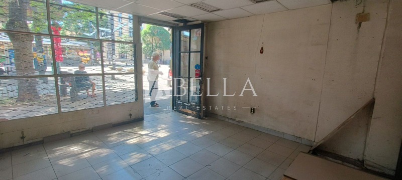 Дава под нем  Магазин, град София, Център •  650 € • ID 61356848 — holmes.bg - [1] 