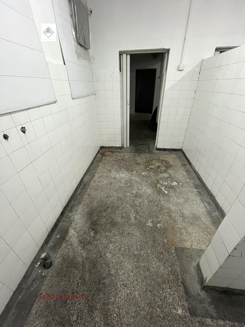 Дава под наем СКЛАД, с. Средня, област Шумен, снимка 5 - Складове - 53149172