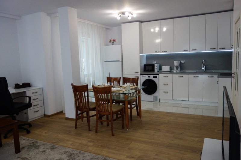 В оренду  1 спальня Русе , Център , 71 кв.м | 96560429