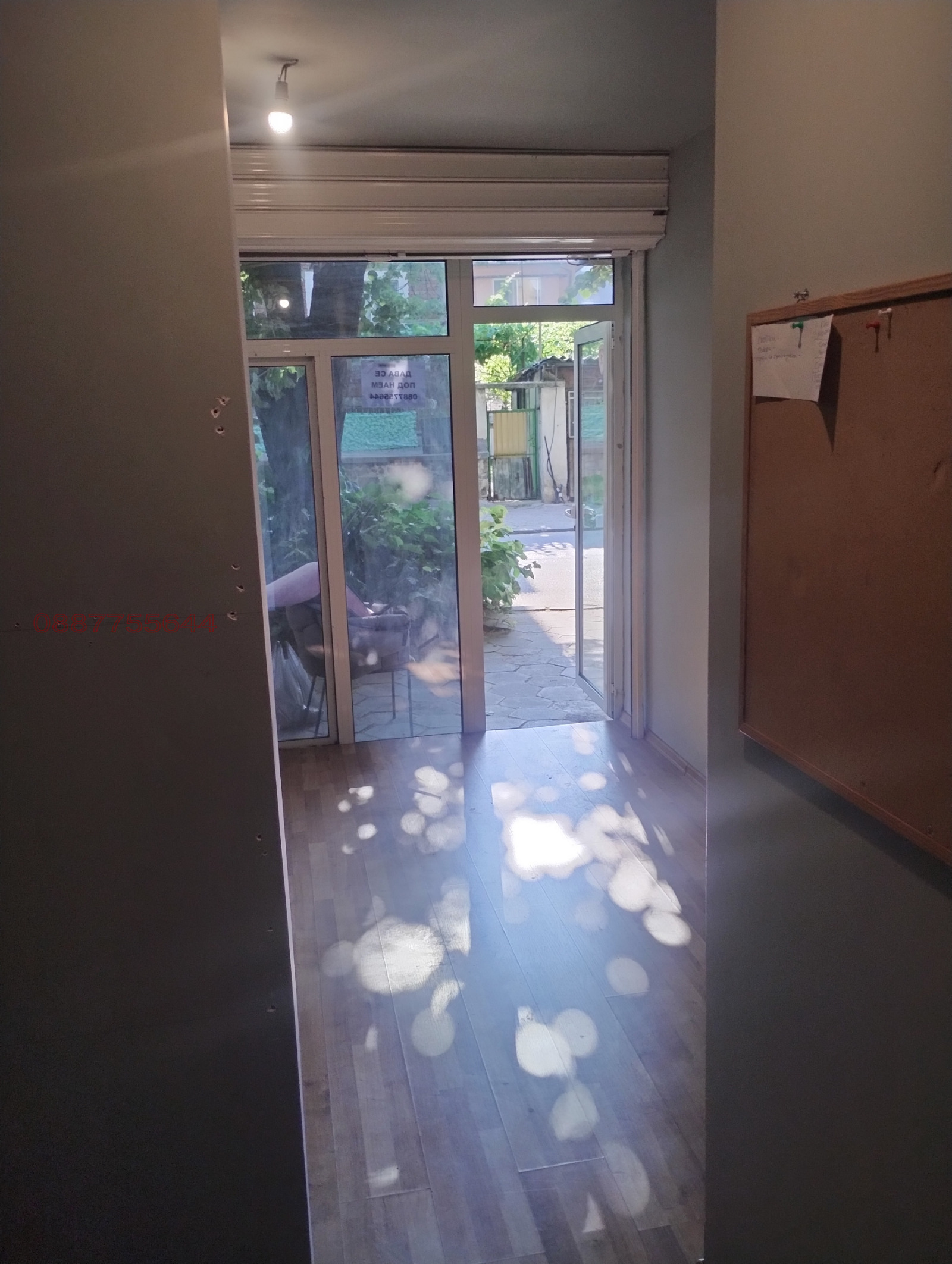 Дава под наем МАГАЗИН, гр. Пловдив, Център, снимка 2 - Магазини - 54304420