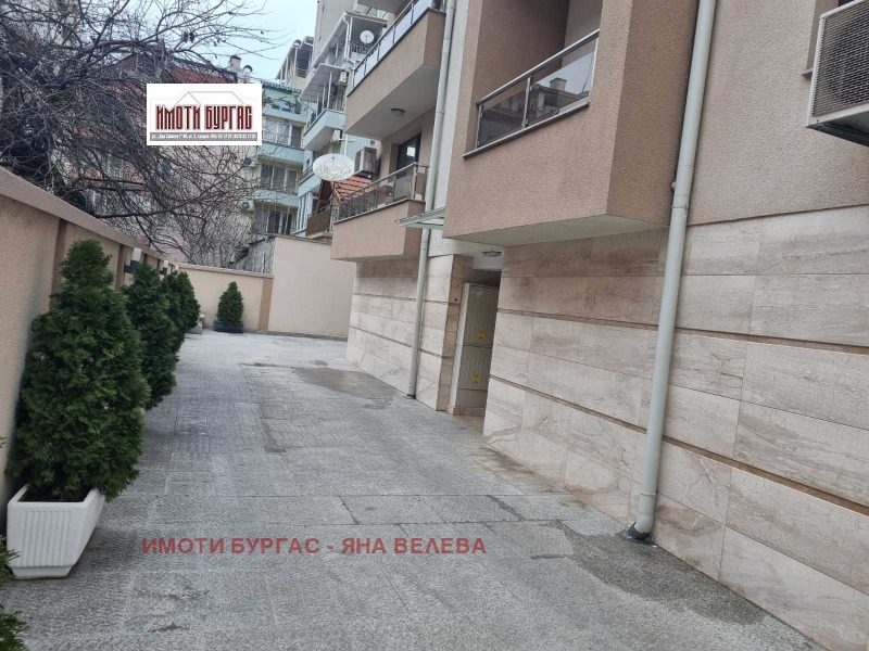 Дава под наем 3-СТАЕН, гр. Бургас, Център, снимка 15 - Апартаменти - 53450629