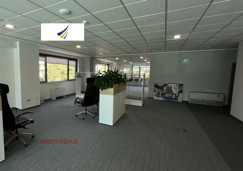 Do wynajęcia  Biuro Sofia , Geo Milew , 265 mkw | 18600371