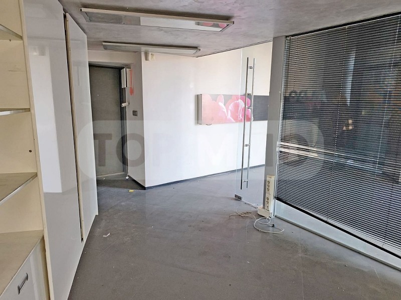 Дава под наем МАГАЗИН, гр. Варна, Гръцка махала, снимка 5 - Магазини - 53098173