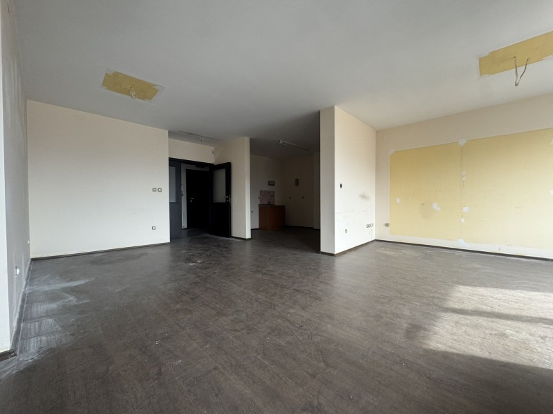 Дава под Наем 4-СТАЕН в град София, Гео Милев - 144 кв.м / 1 300 € » 2 542.58 лв., УАН ЕСТЕЙТ